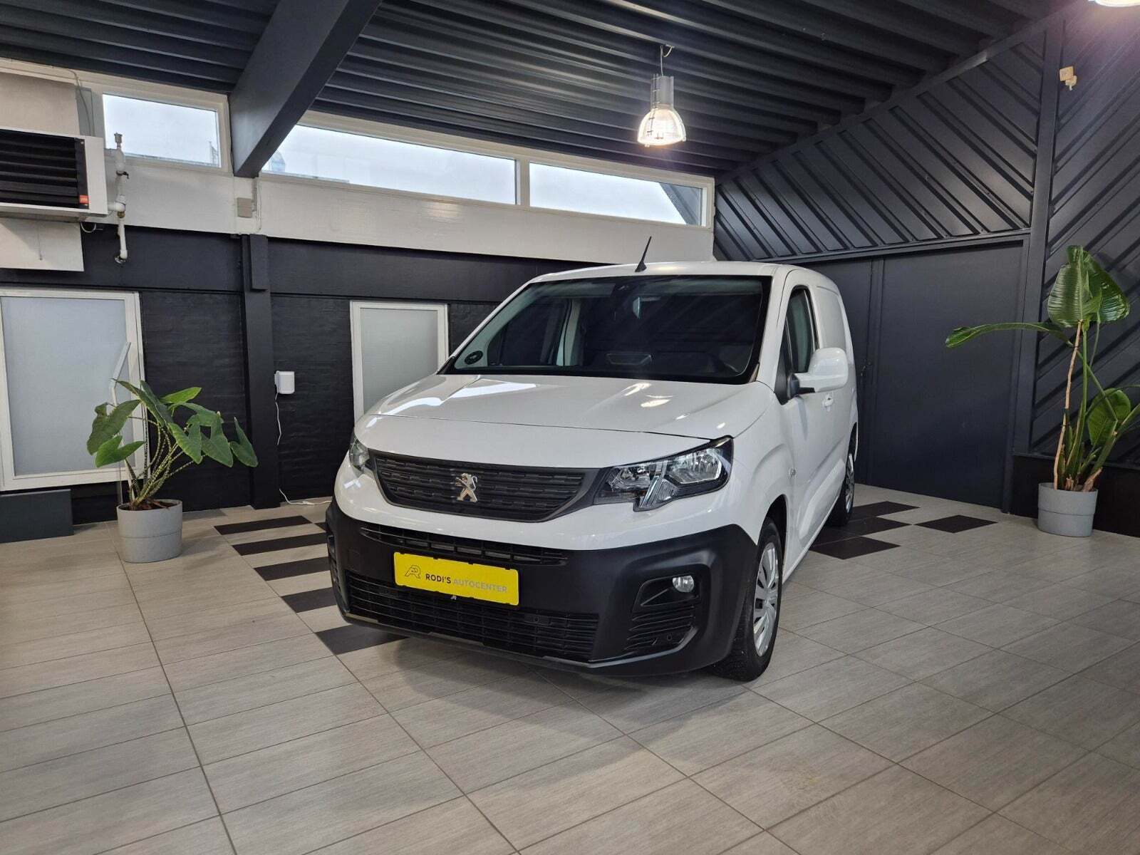 Peugeot Partner 1,5 BlueHDi 130 L1V1 Ultimate EAT8 Van