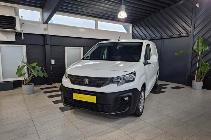 Hvid Peugeot Partner fra 2019
