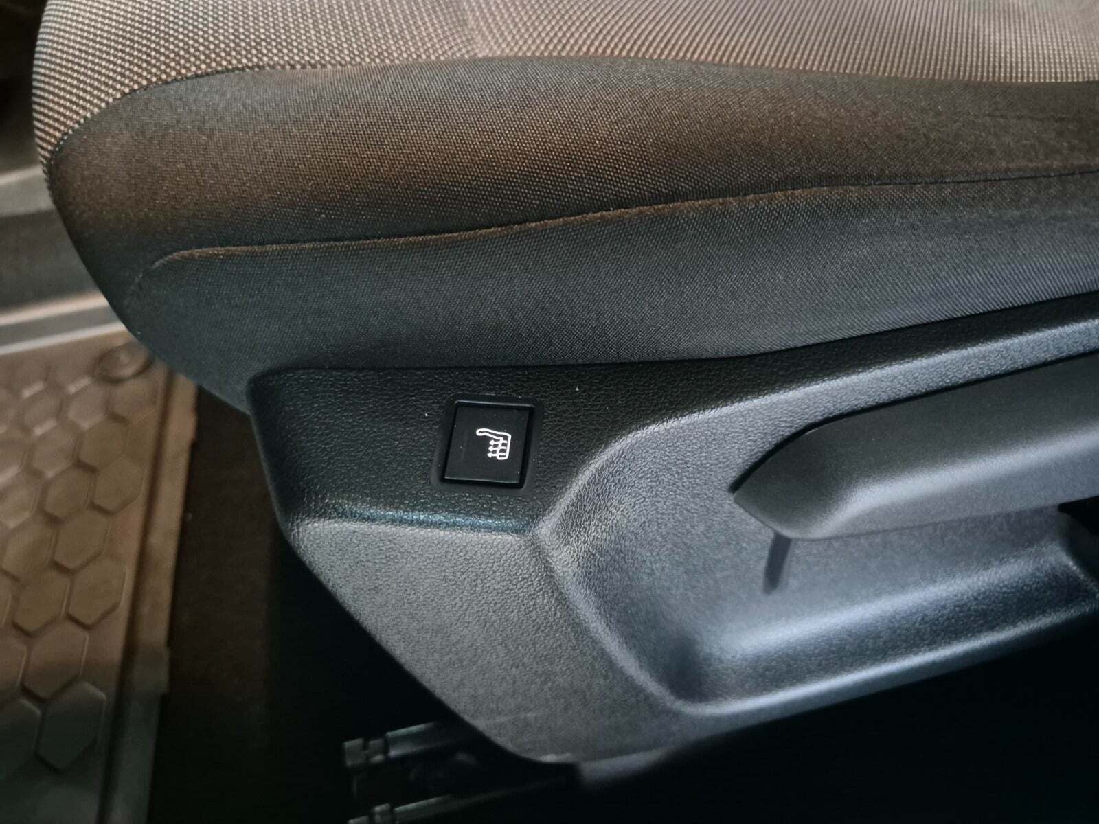 Hvid Peugeot Partner fra 2019