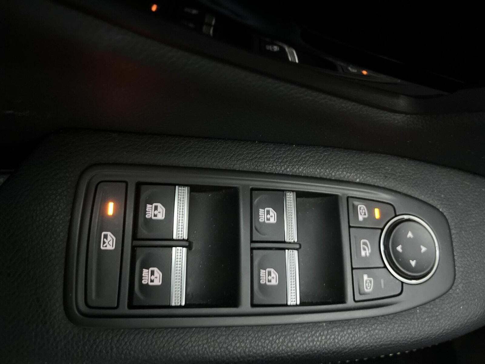 Grå Renault Scenic E-Tech fra 2024