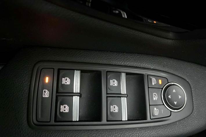 Grå Renault Scenic E-Tech fra 2024