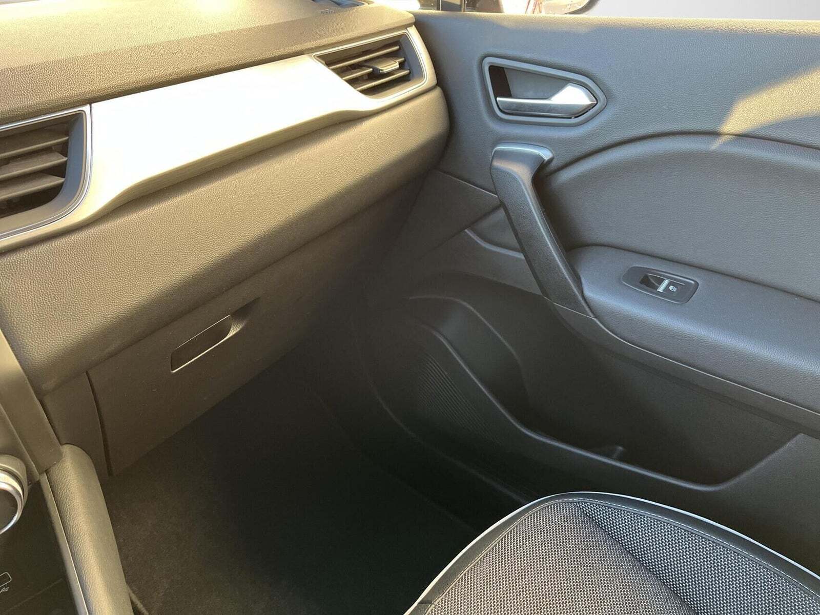 Rød Renault Captur fra 2021