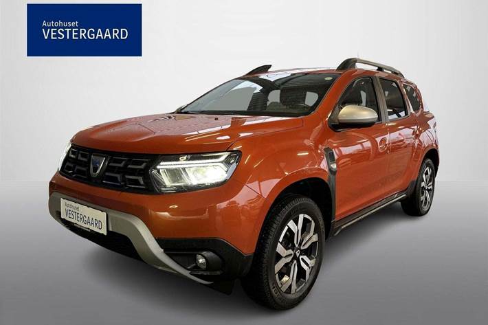 Orange Dacia Duster fra 2021 set udefra