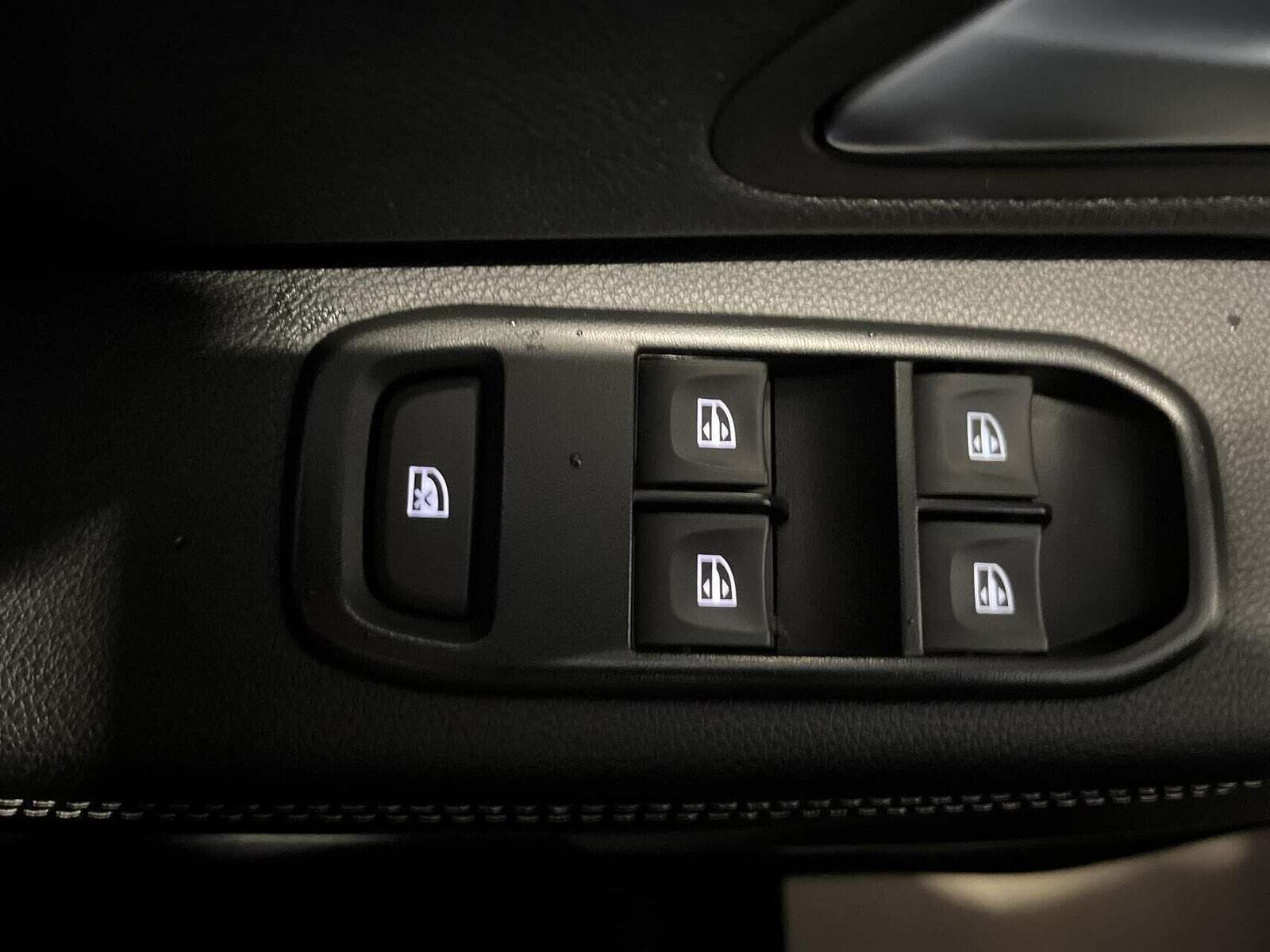 Orange Dacia Duster fra 2021