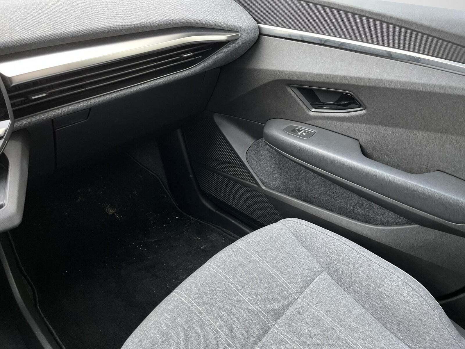 Hvid Renault Megane E-Tech fra 2022