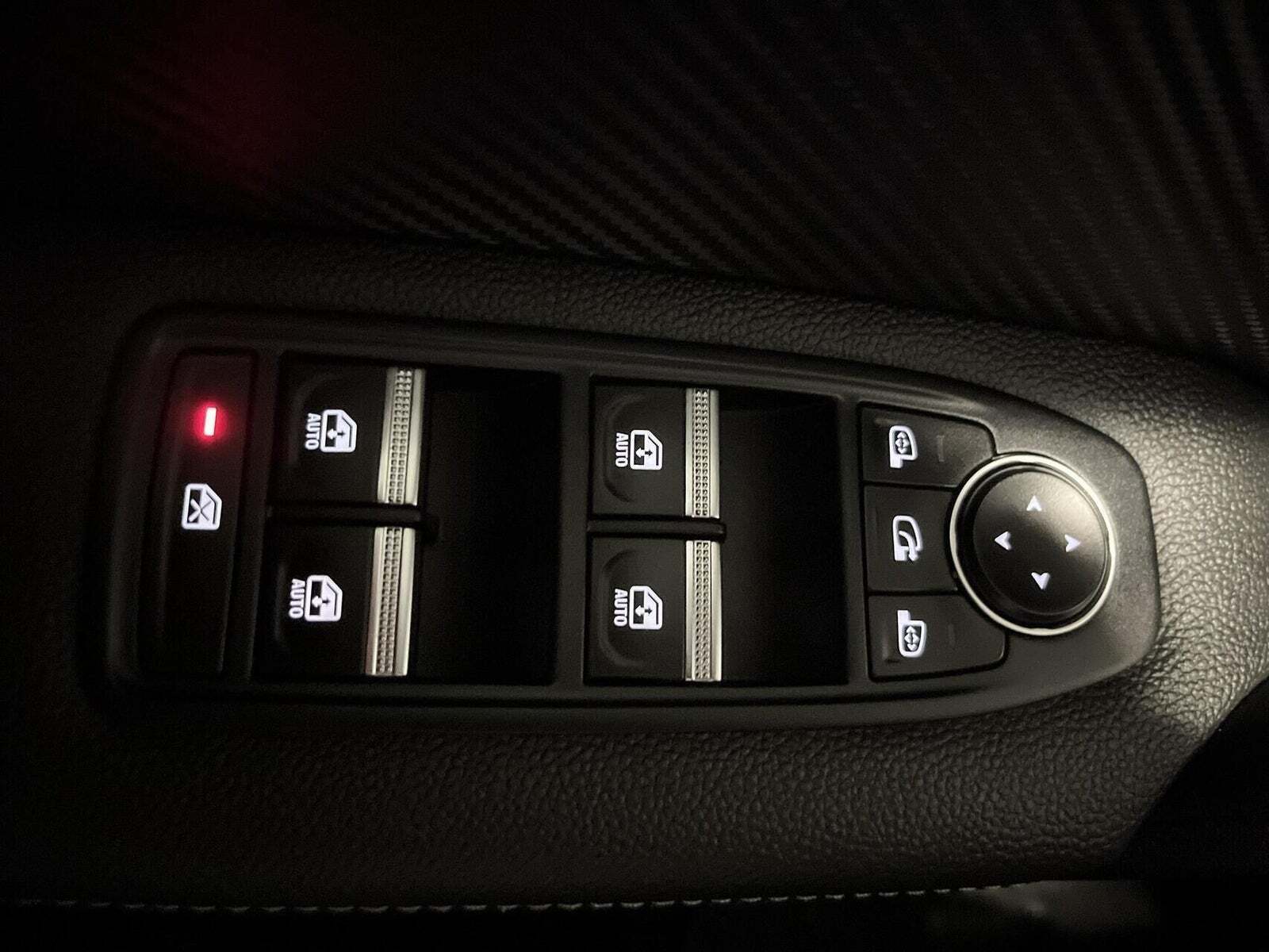 Grå Renault Captur fra 2021