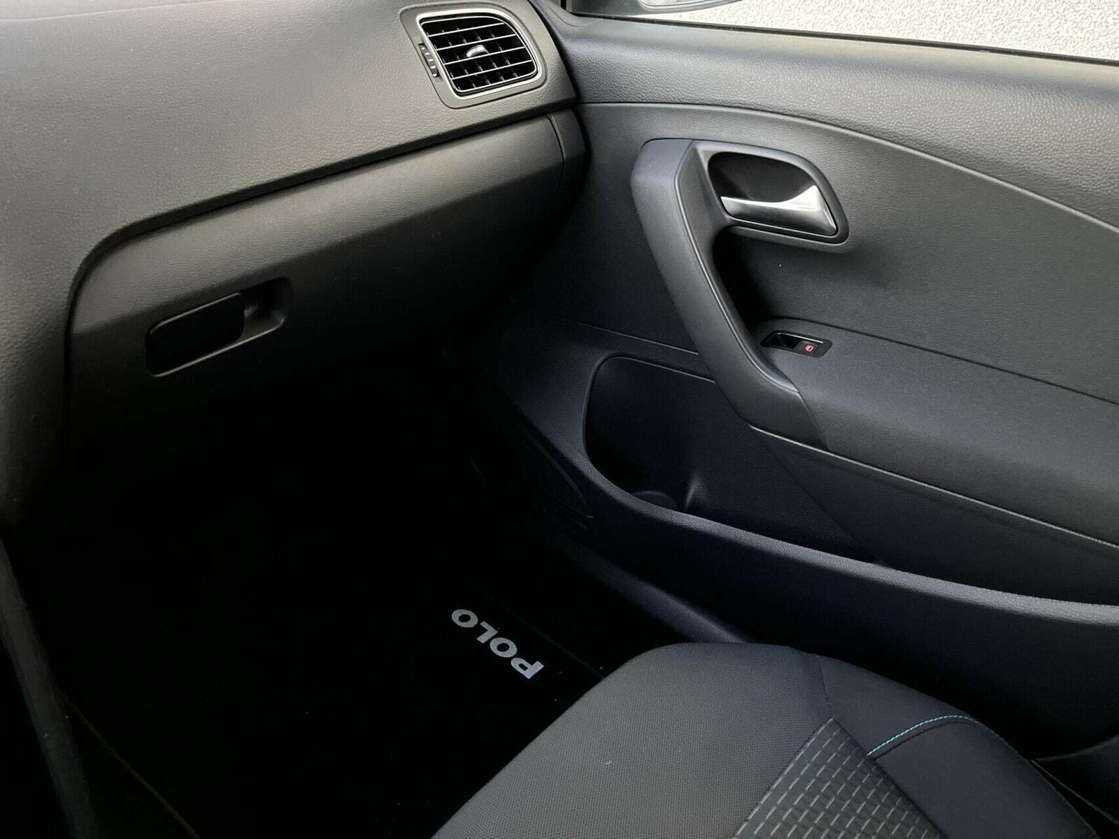 Blå VW Polo fra 2017