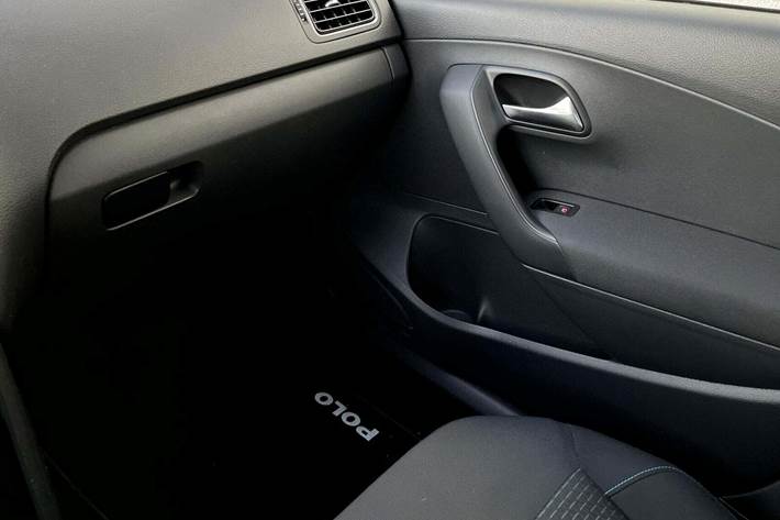 Blå VW Polo fra 2017