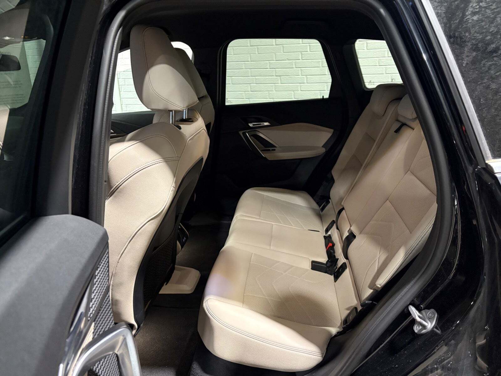 Sort BMW iX1 fra 2023