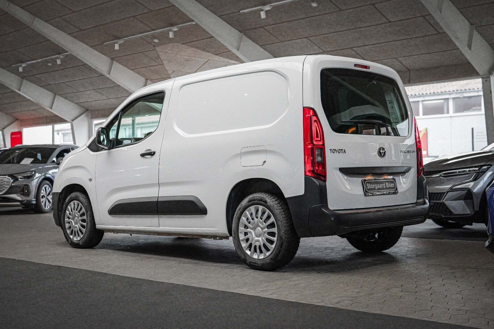 Toyota ProAce City 1,5 D 102 Medium Comfort