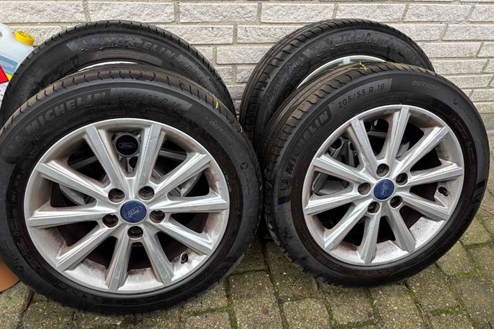 Sort Ford Focus fra 2017