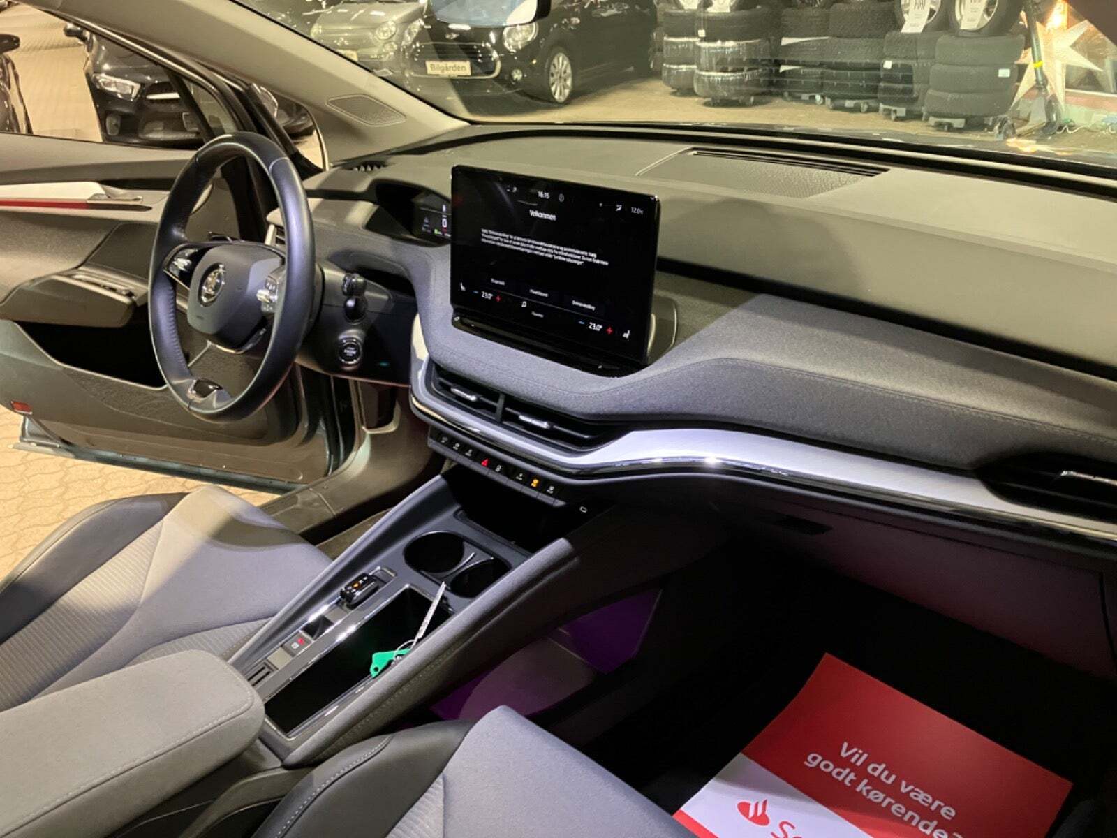 Sort Skoda Enyaq fra 2023