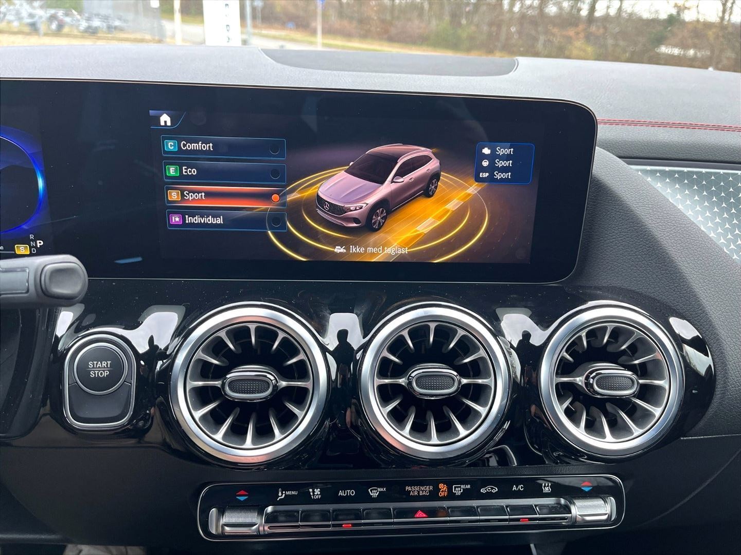 Grå Mercedes EQA 250+ fra 2024