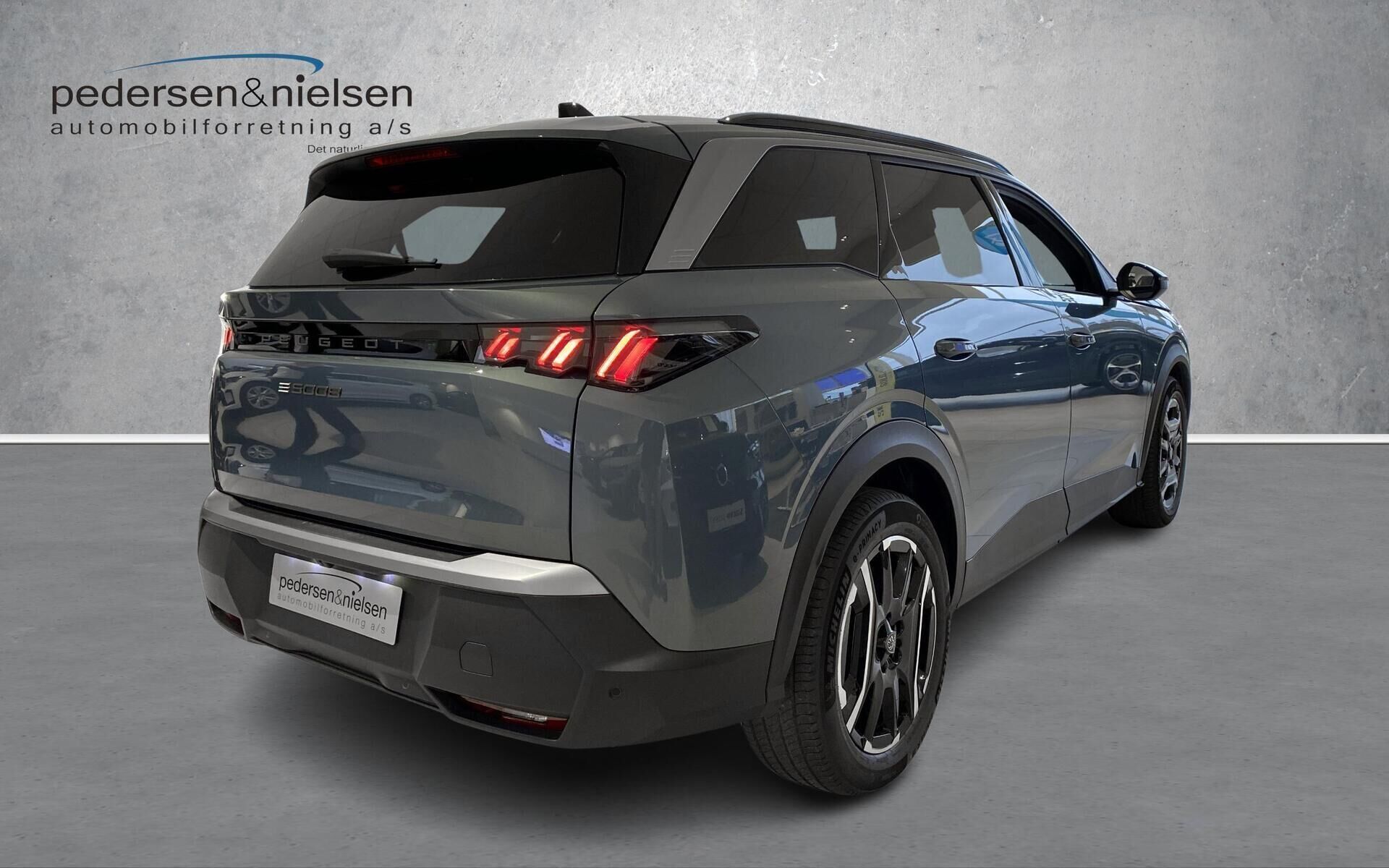 Peugeot e-5008 EL Allure 210HK 5d Aut.