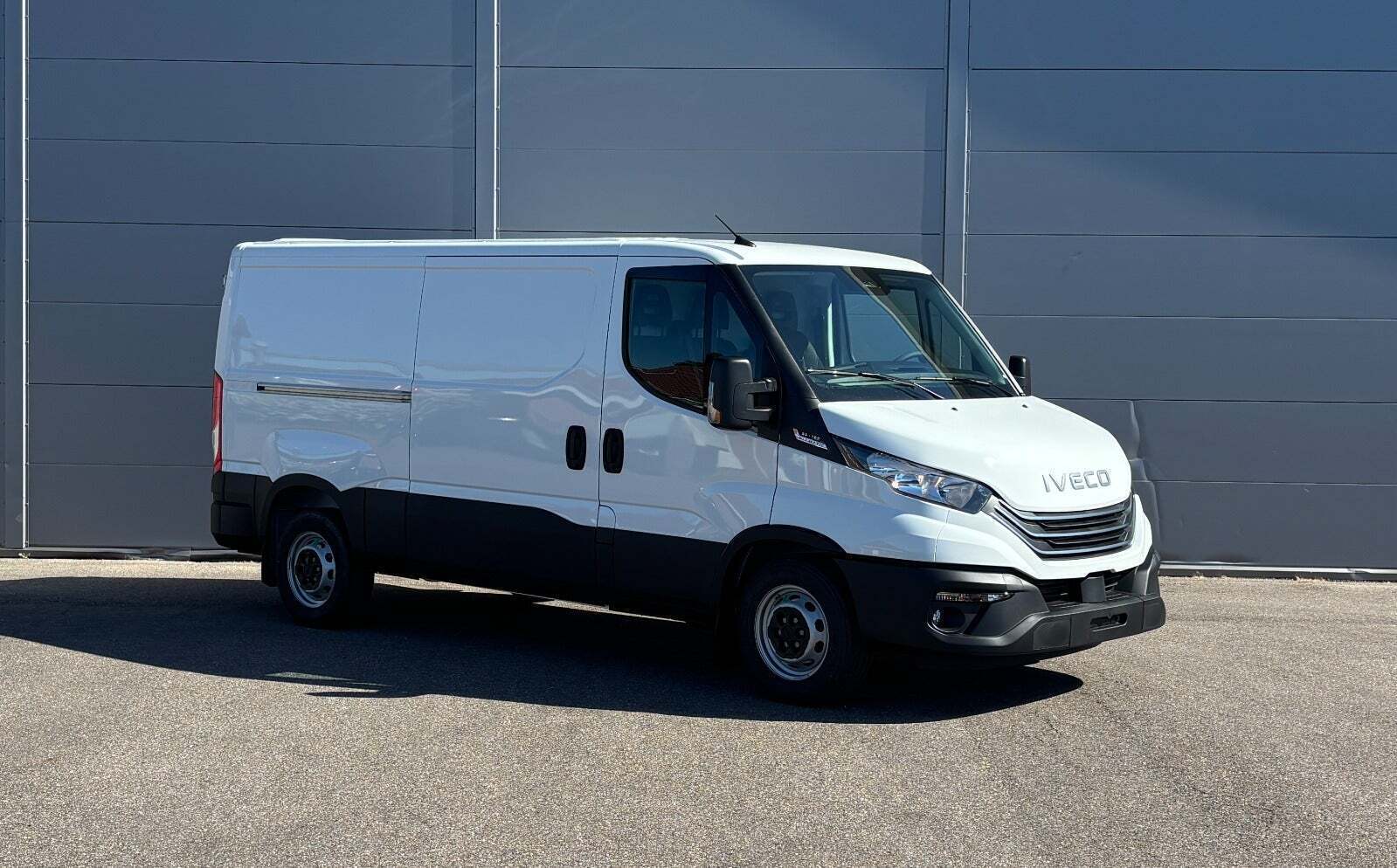 Iveco Daily 2,3 35S16 9m³ Van AG8