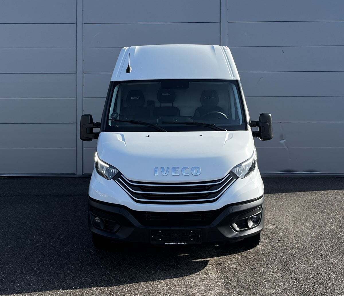 Iveco Daily 2,3 35S16 12m³ Van AG8