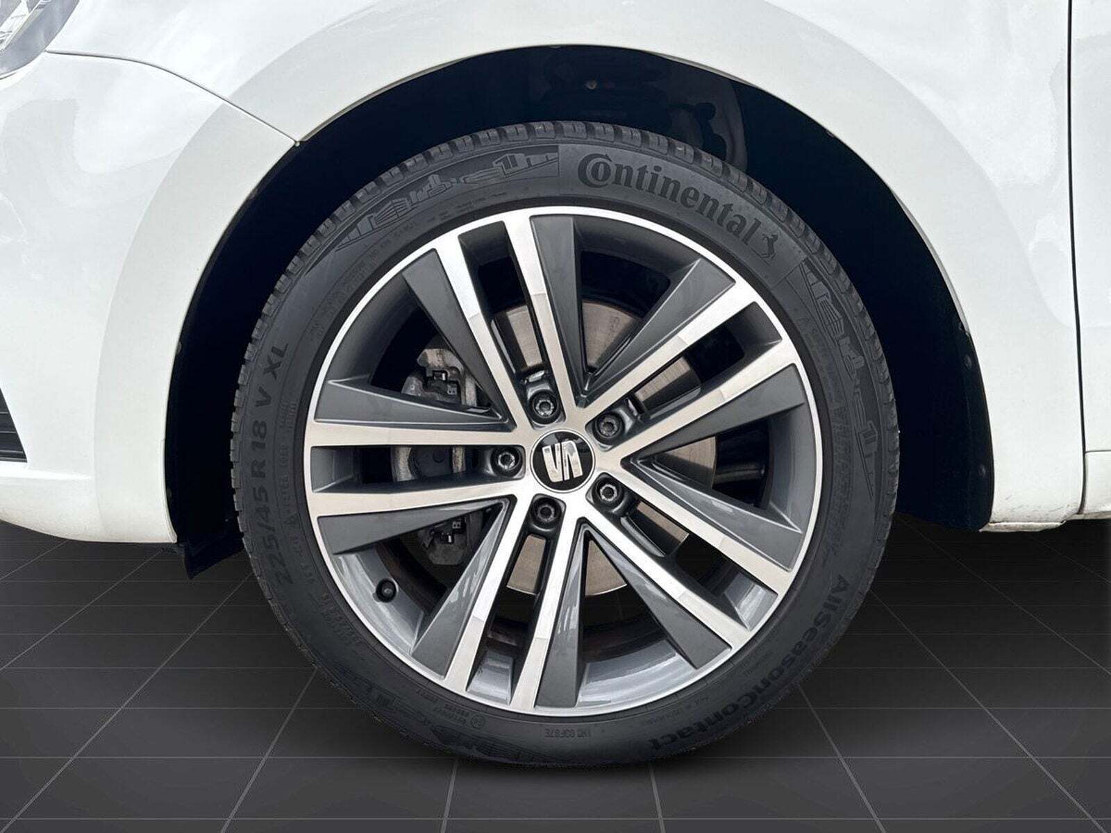 Hvid Seat Alhambra fra 2022