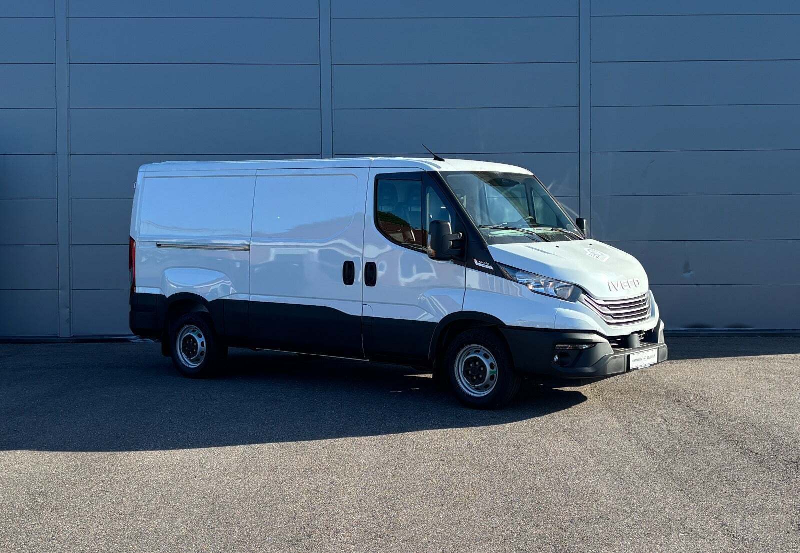 Iveco Daily 2,3 35S16 9m³ Van AG8