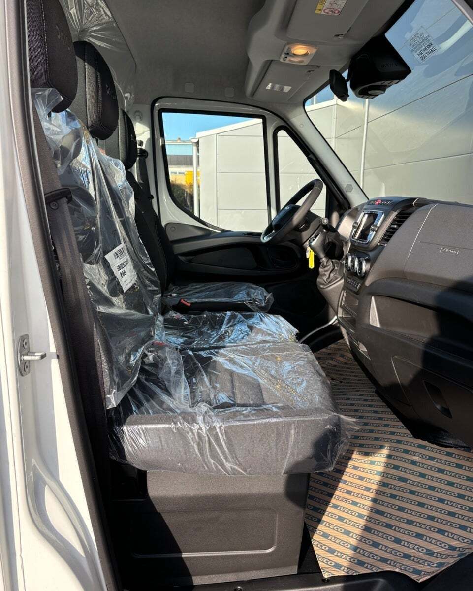 Hvid Iveco Daily fra 2024