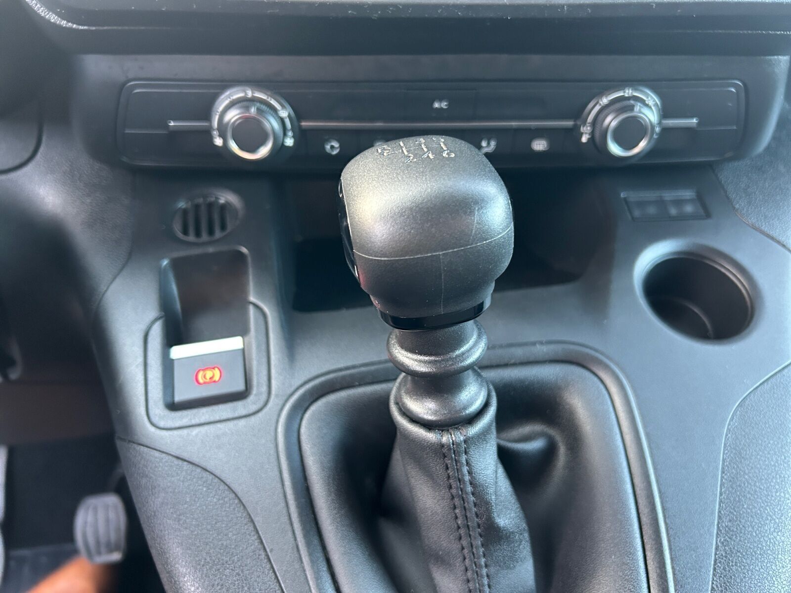 Hvid Toyota ProAce City fra 2022