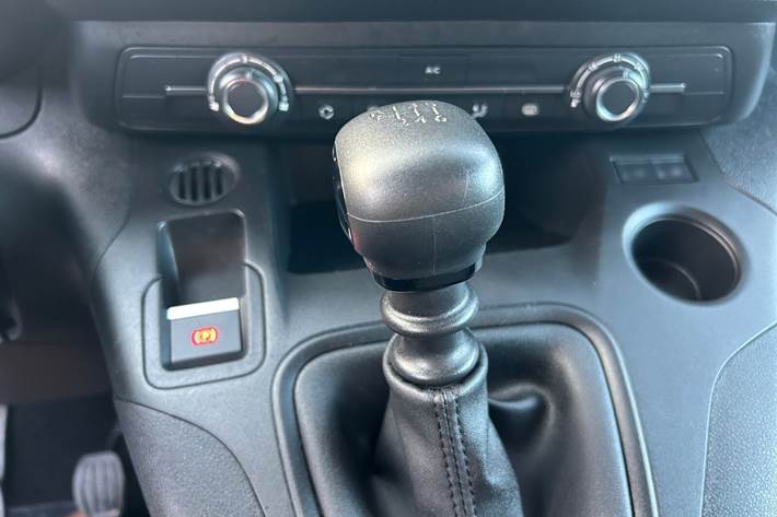 Hvid Toyota ProAce City fra 2022