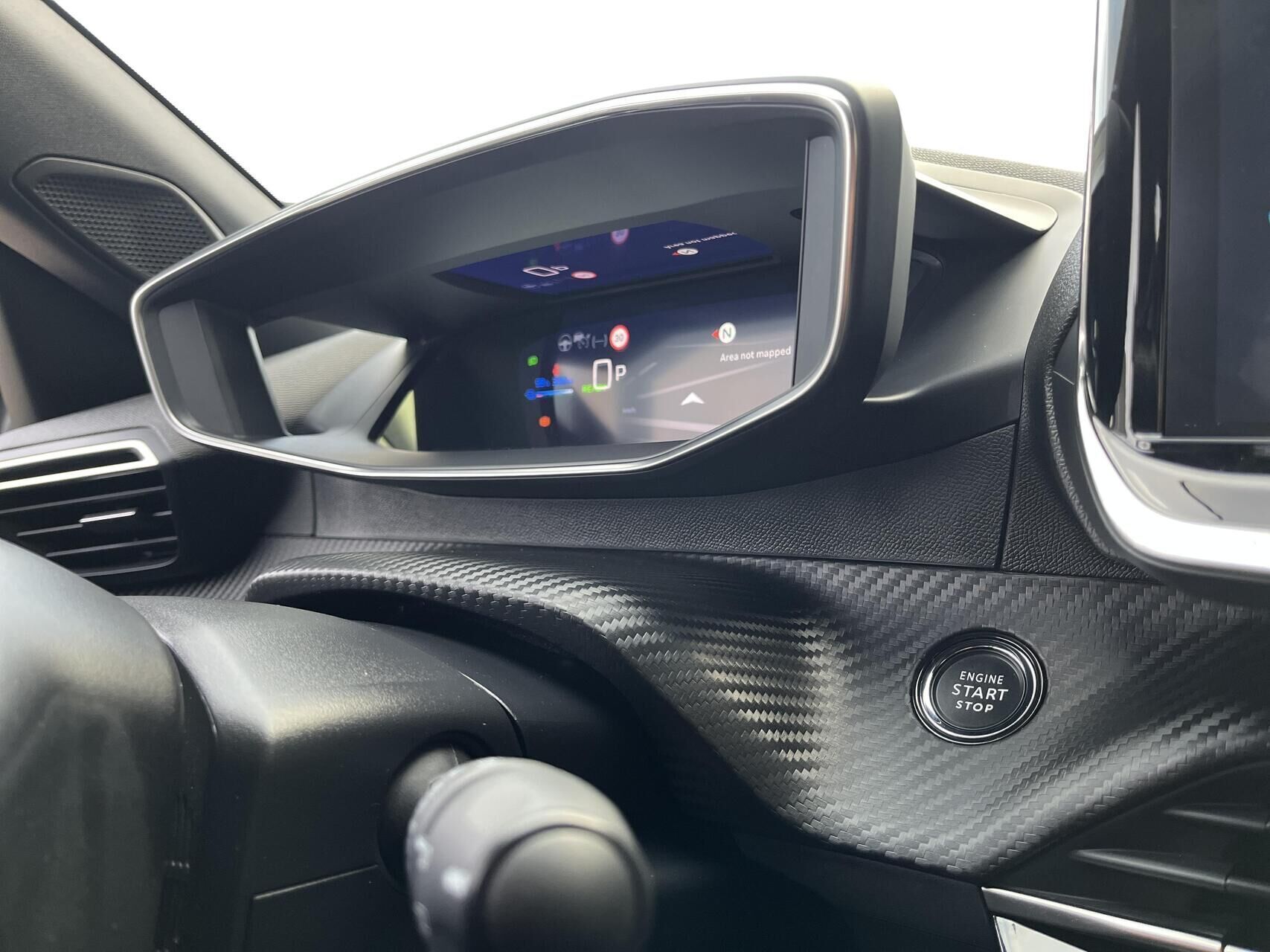 Sort Peugeot e-2008 fra 2025