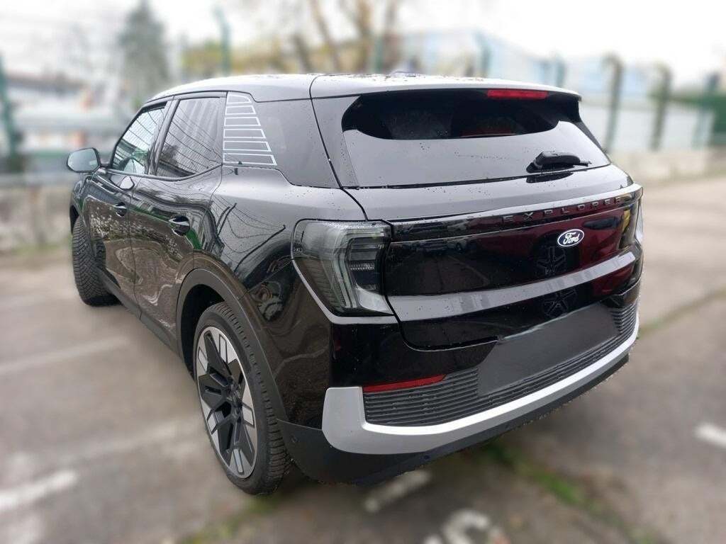 Ford Explorer 82 Premium Extended Range