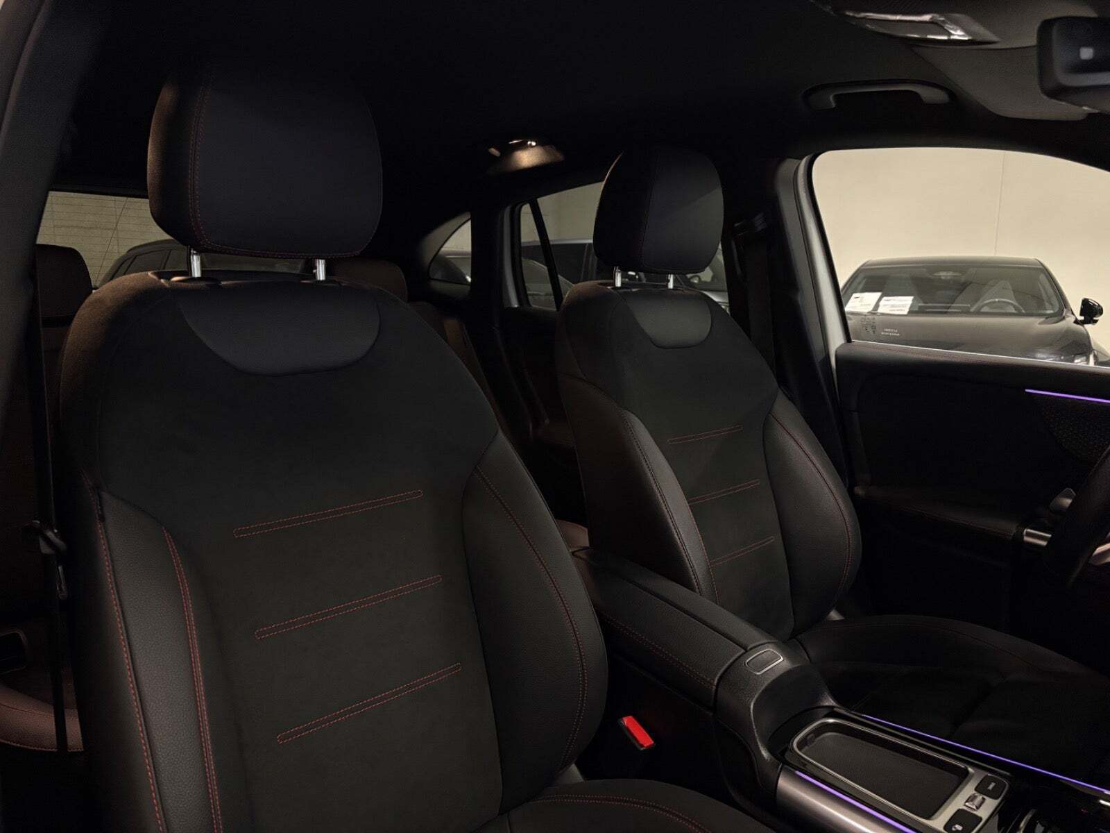 Hvid Mercedes EQA250+ fra 2024