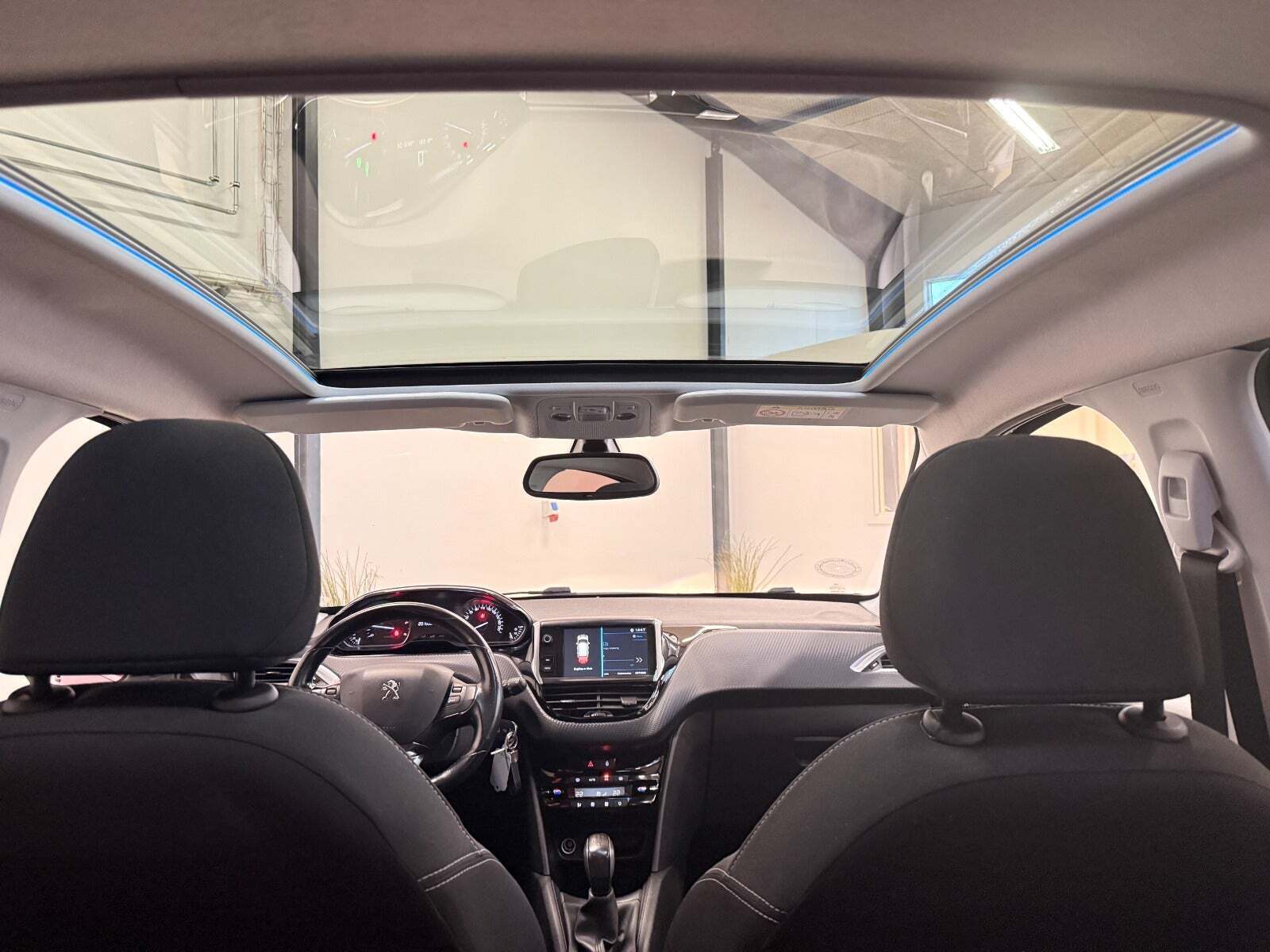 Sort Peugeot 208 fra 2018