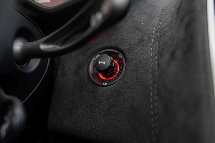 Lilla McLaren 600LT fra 2020 set indefra