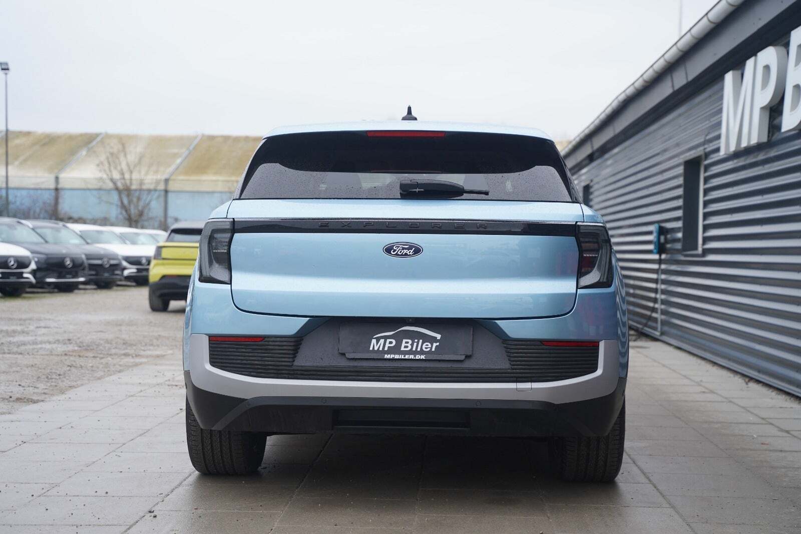 Ford Explorer 82 Select Extended Range