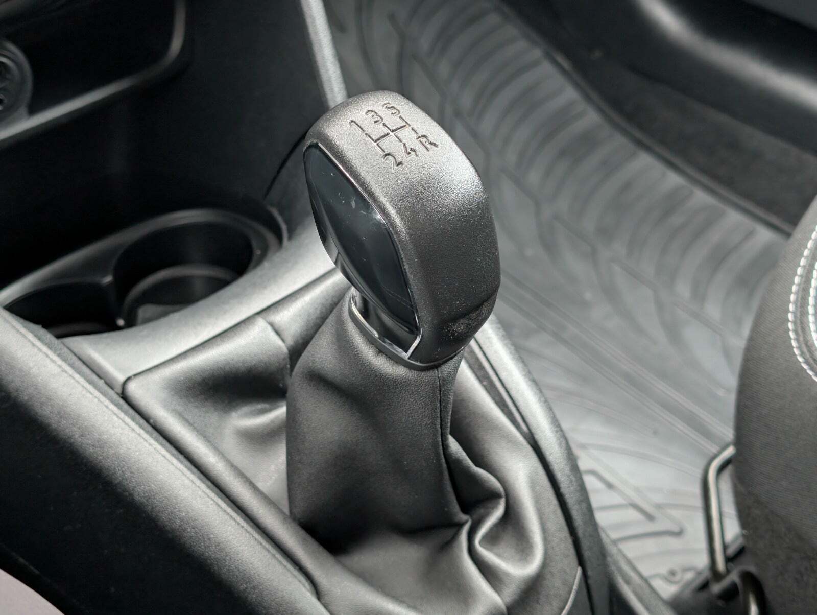 Hvid Peugeot 208 fra 2018