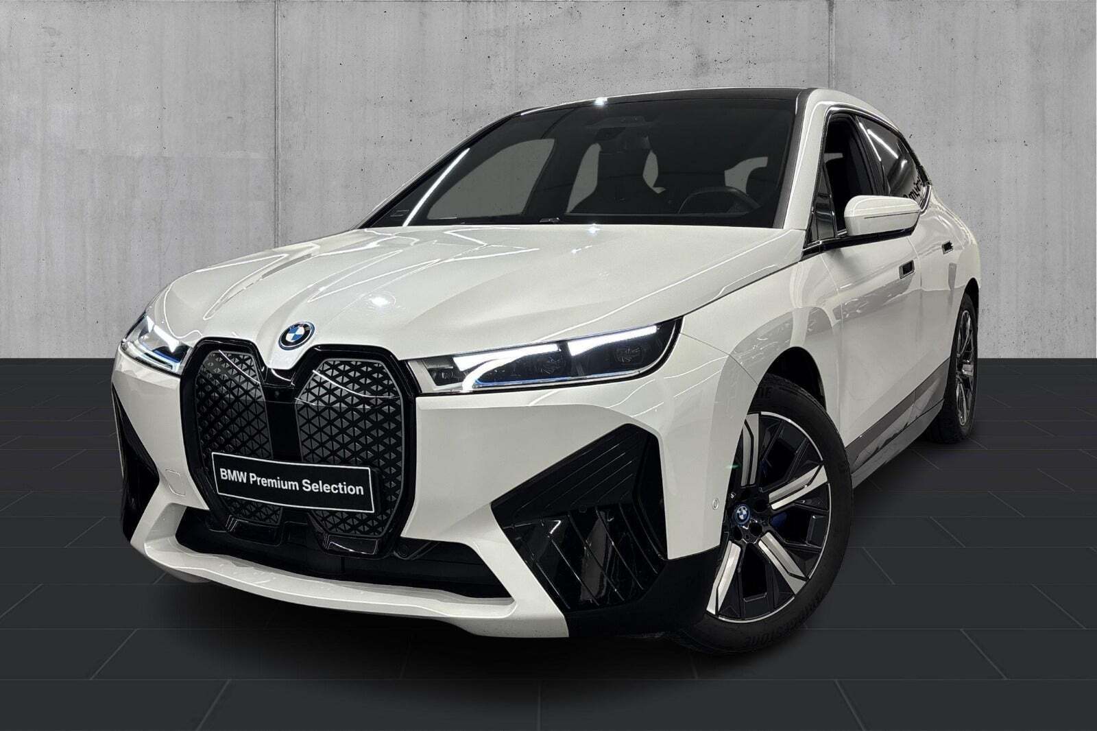 BMW iX xDrive50 Supercharged