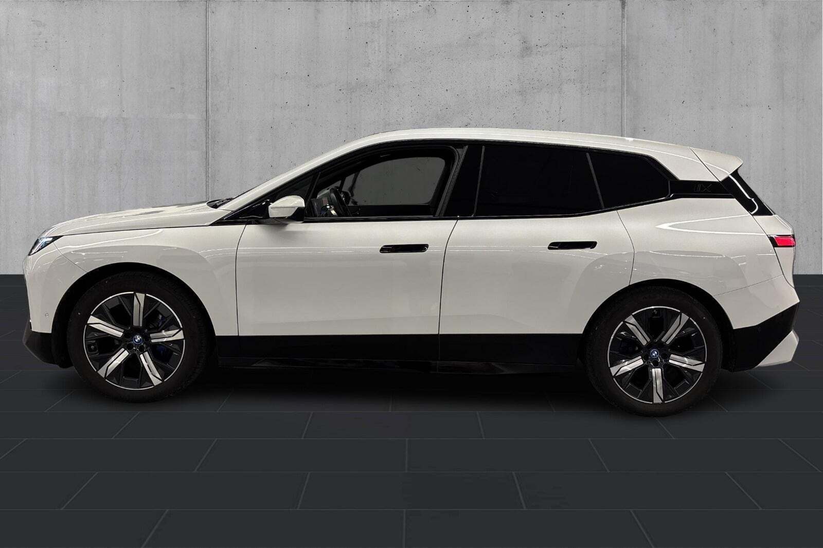 BMW iX xDrive50 Supercharged