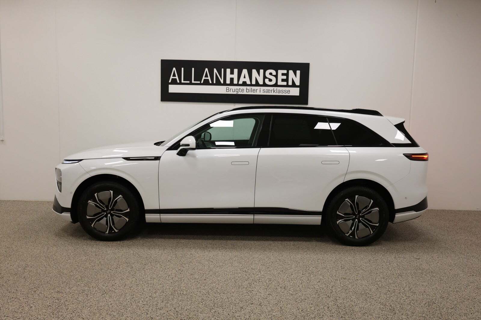 Xpeng G9 Standard Range