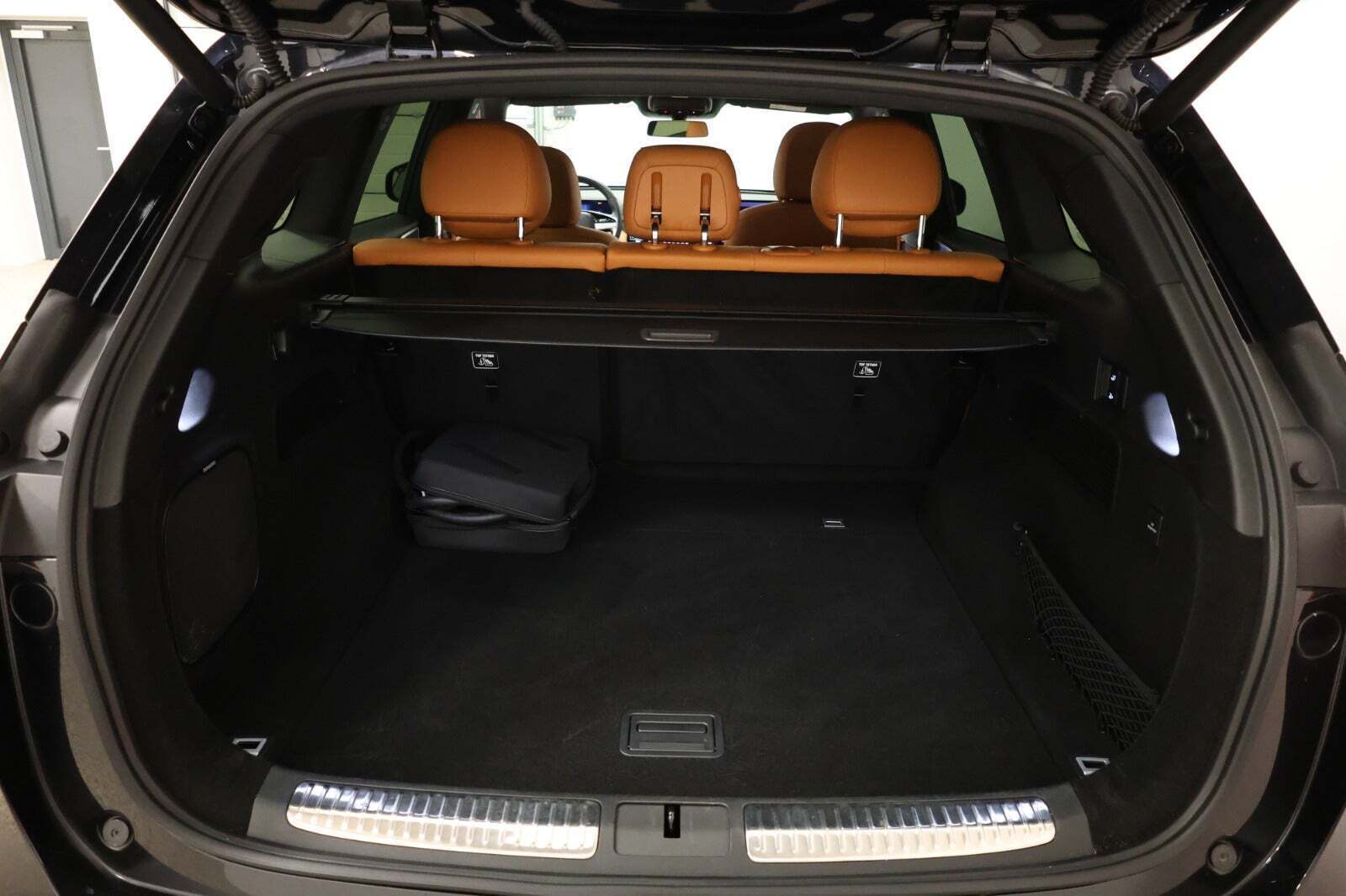 Sort Xpeng G9 fra 2023