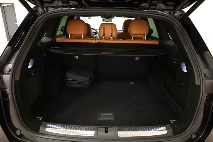 Sort Xpeng G9 fra 2024