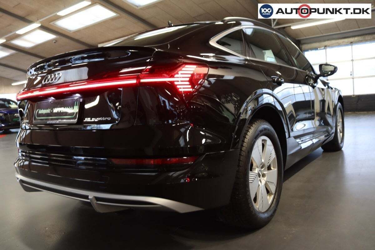 Sort Audi e-tron fra 2022