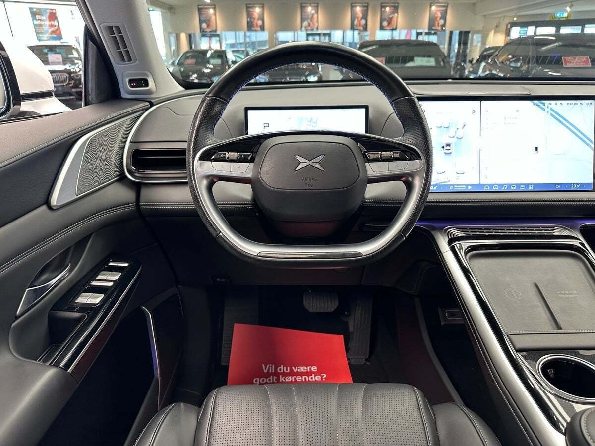 Hvid Xpeng G9 fra 2023