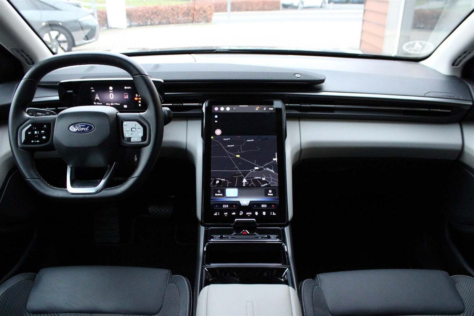 Ford Explorer 82 Select Extended Range