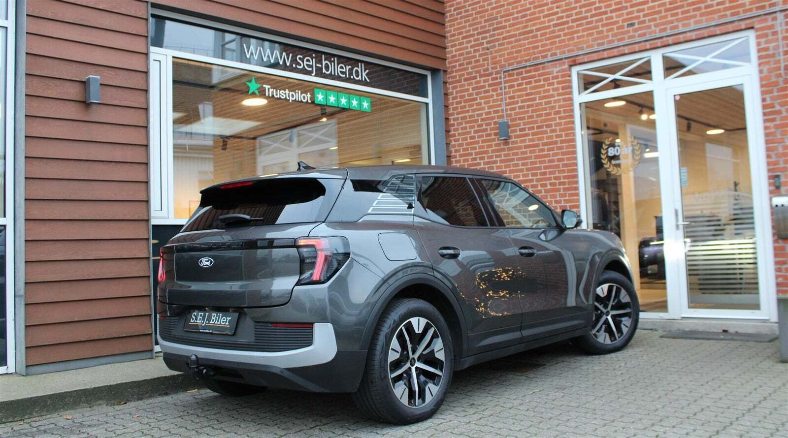 Grå Ford Explorer fra 2024