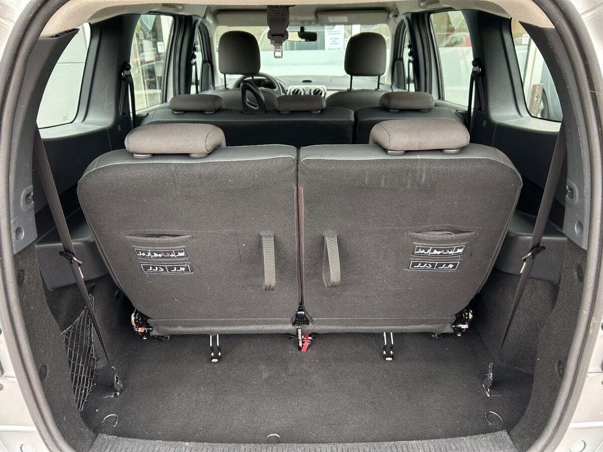Sølv Dacia Lodgy fra 2013