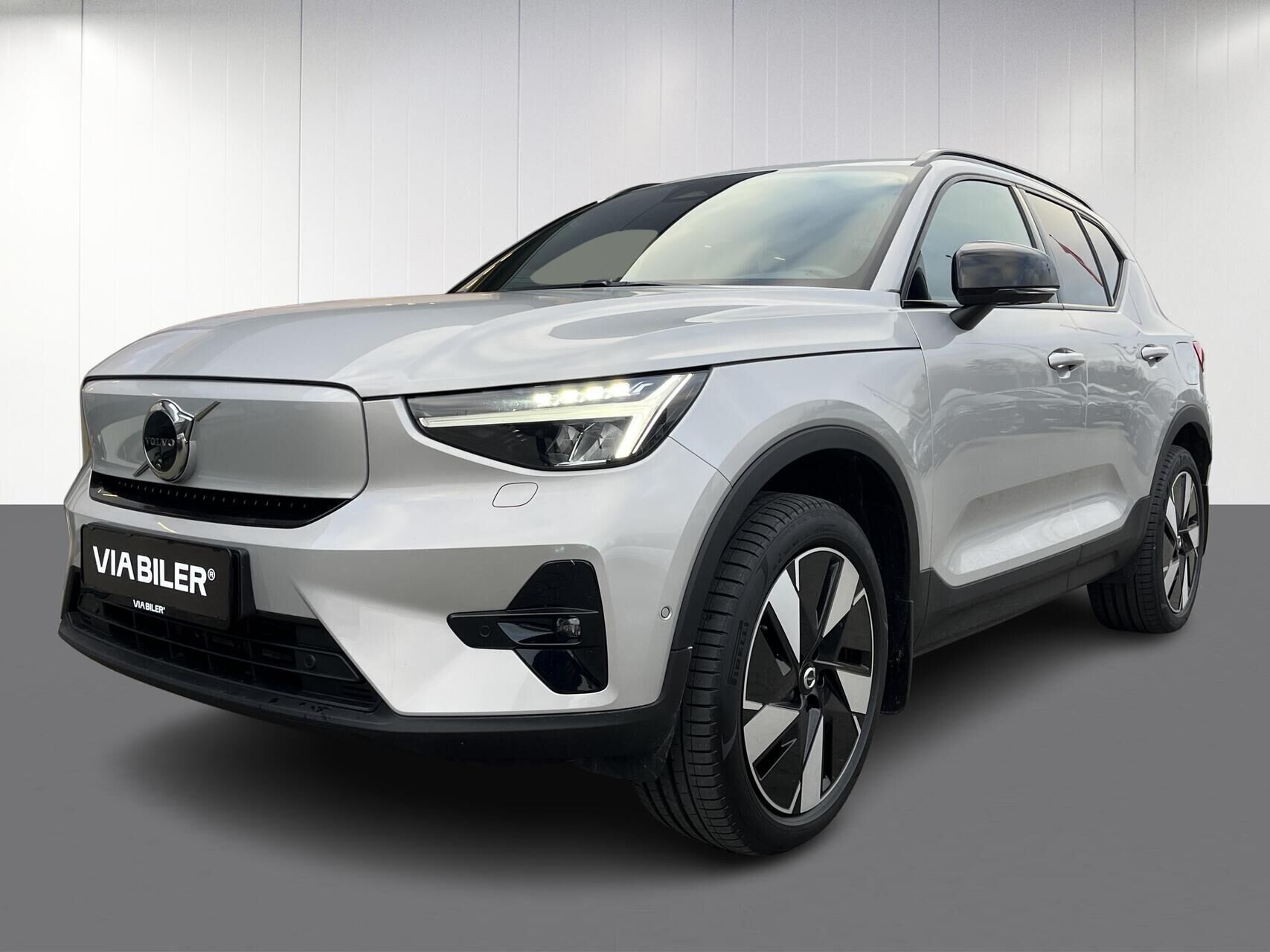 Volvo EX40 Single Motor Extended Range Plus 252HK 5d Aut.