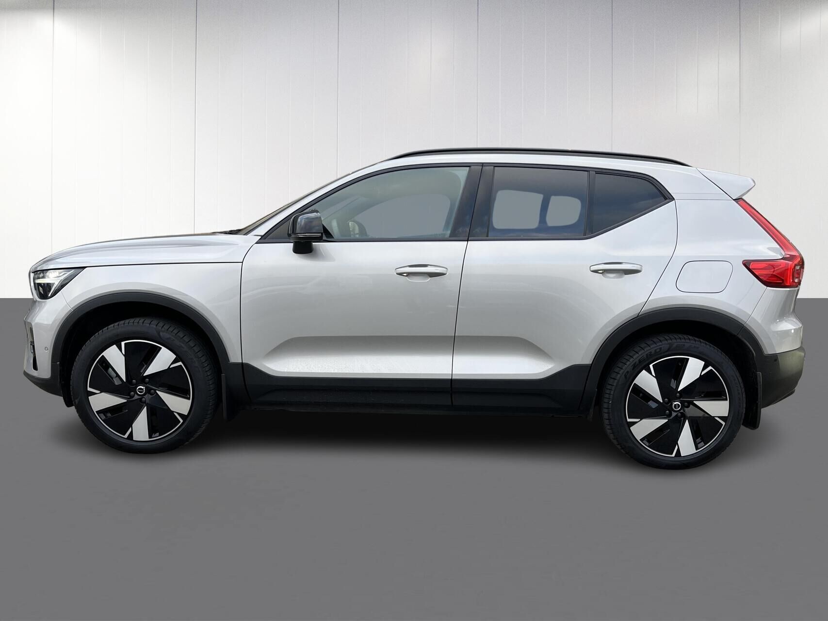 Volvo EX40 Single Motor Extended Range Plus 252HK 5d Aut.