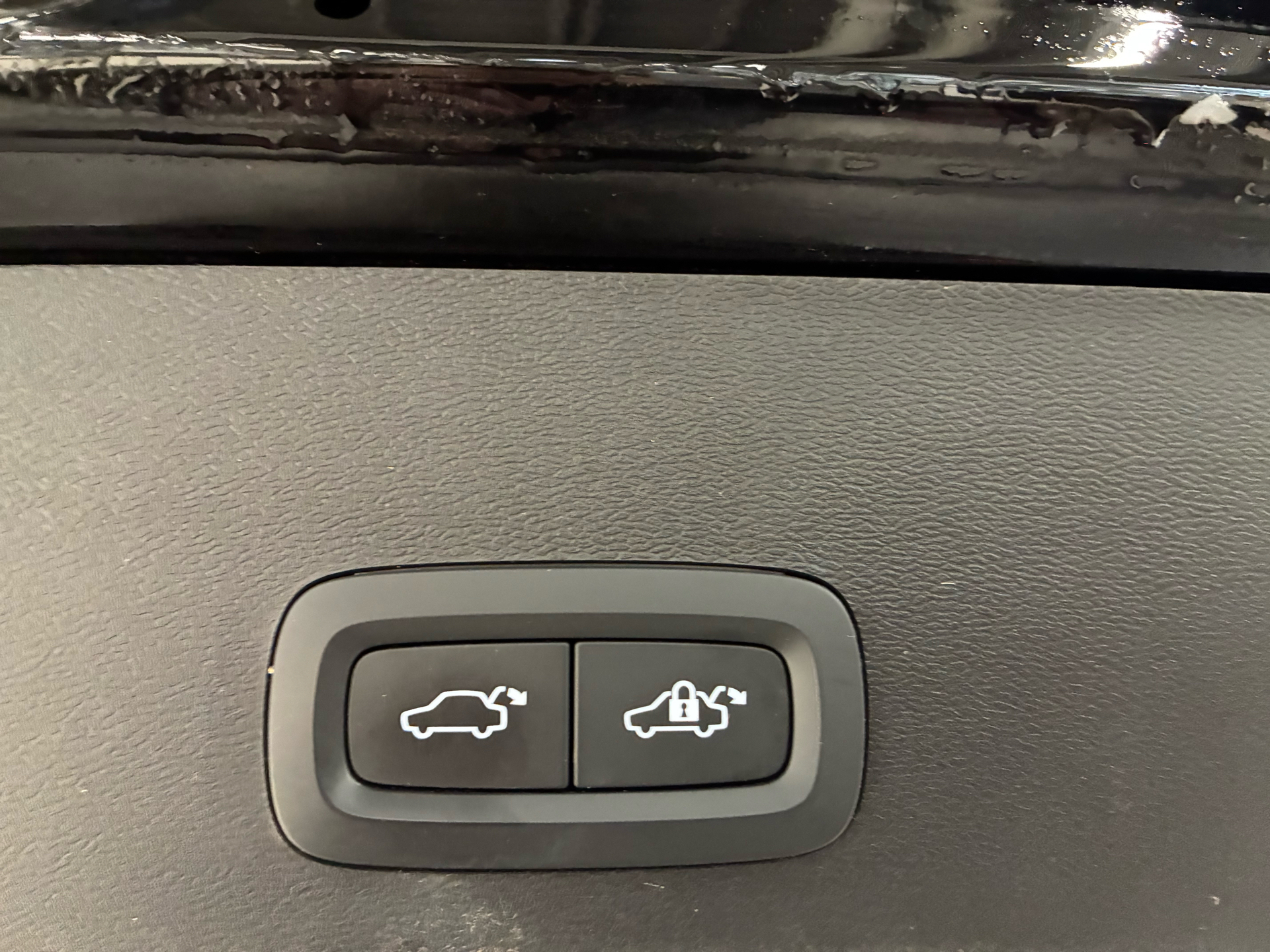 Sort Volvo XC40 fra 2022