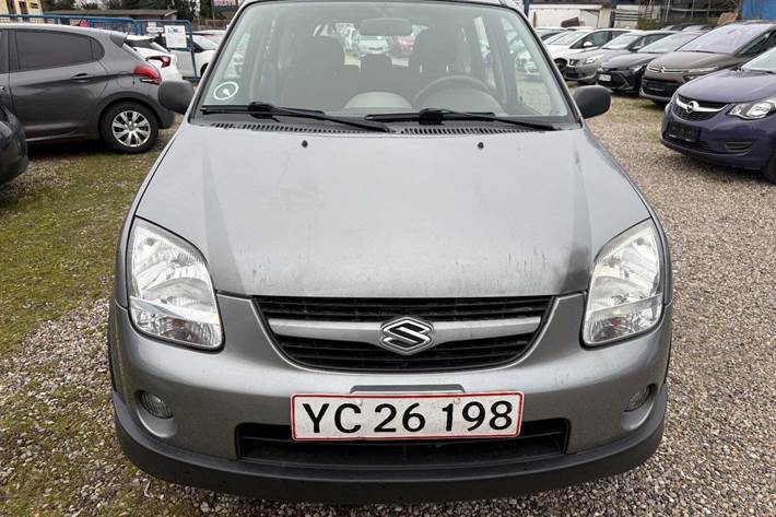 Grå Suzuki Ignis fra 2006