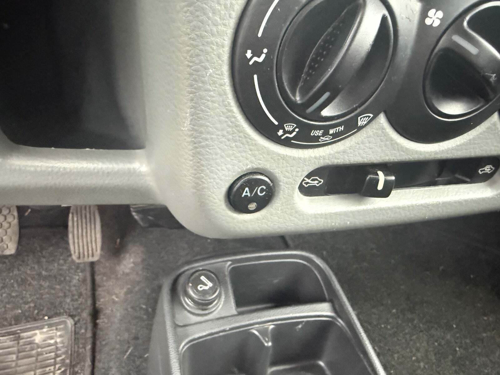 Grå Suzuki Ignis fra 2006