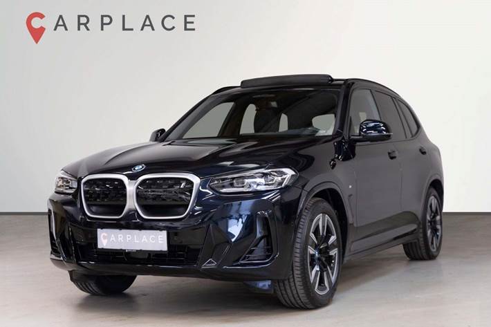 Sort BMW iX3 fra 2023 set udefra