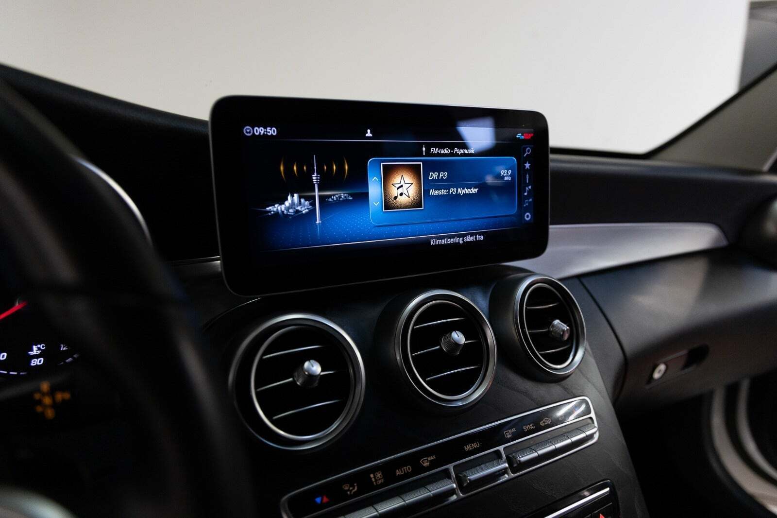 Hvid Mercedes C300 fra 2019