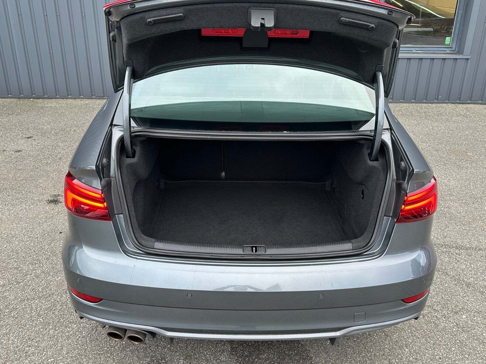 Grå Audi A3 fra 2020